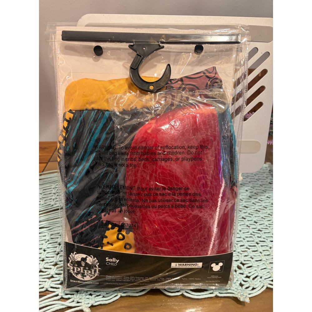 Sally - Nightmare Before Christmas - Spirit Halloween - New size Med kids - Picture 4 of 4
